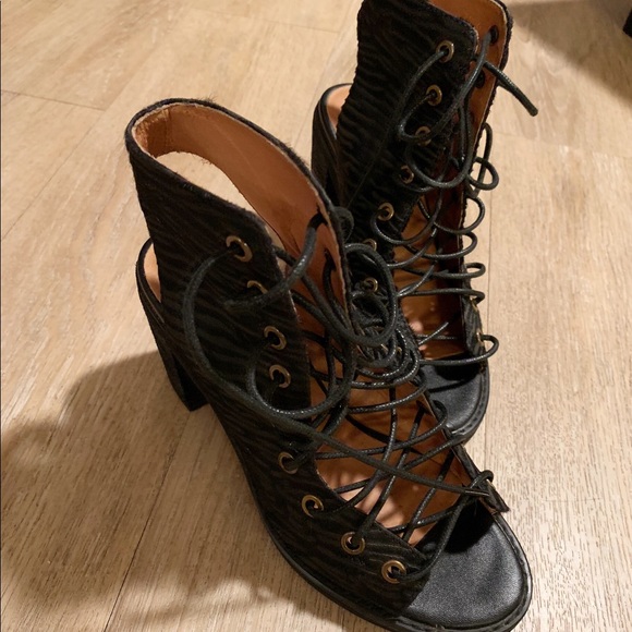 Jeffrey Campbell Minimal Laced-up Heel - Picture 3 of 8